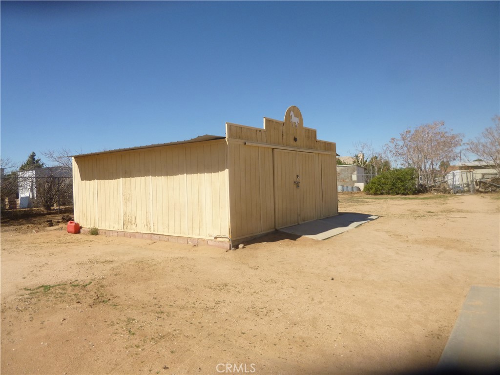 18530 Plumas Street Property Photo 10