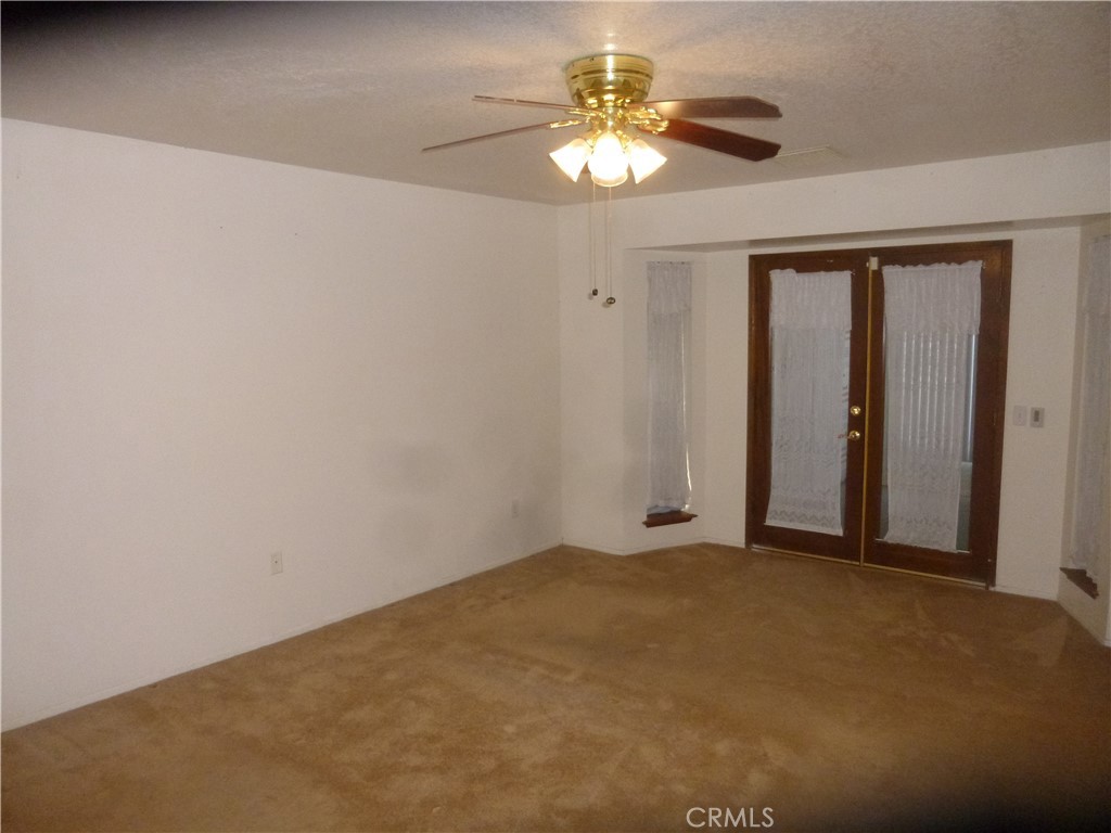18530 Plumas Street Property Photo 14