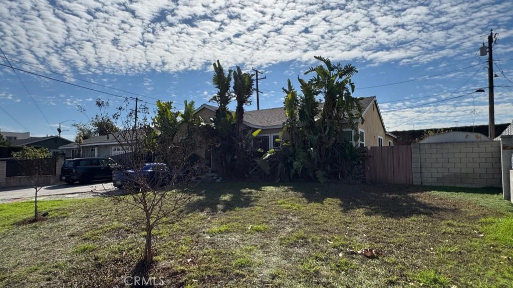 1046 E Mardina Street Property Photo 3