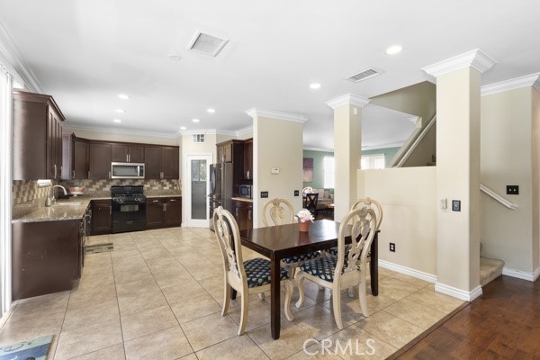 6785 Cecille Circle Property Photo 6