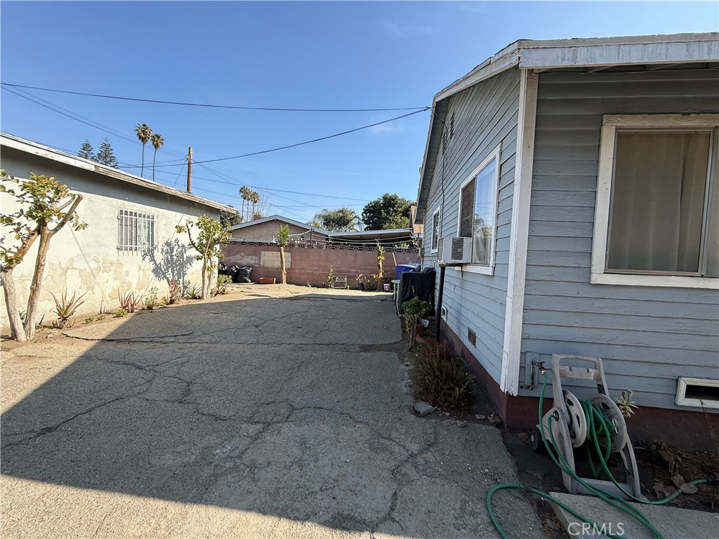 903 E 7th Street Property Photo 5