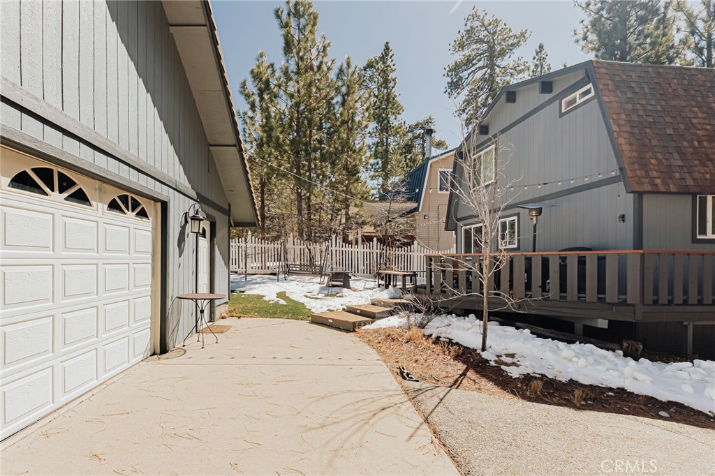 40138 Hillcrest Drive Property Photo 3