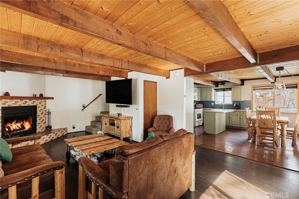 40138 Hillcrest Drive Property Photo 10