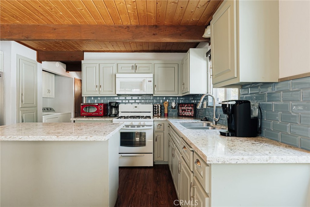 40138 Hillcrest Drive Property Photo 16
