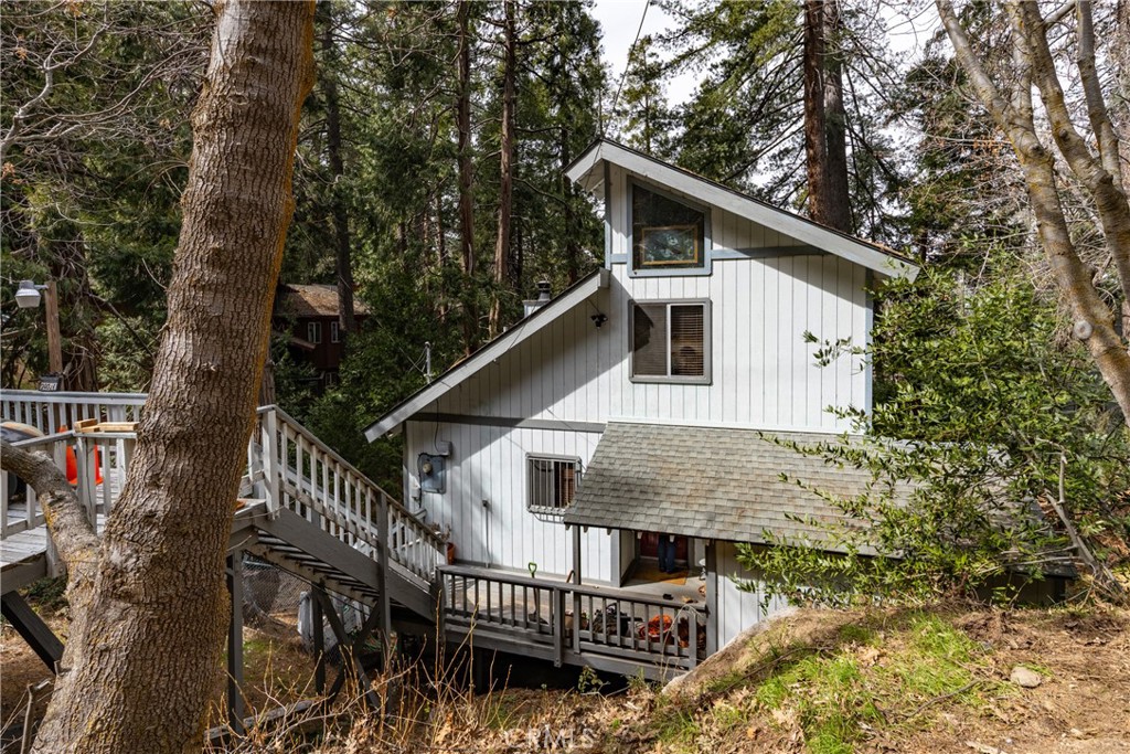 24036 Lakeview Drive Property Photo 1