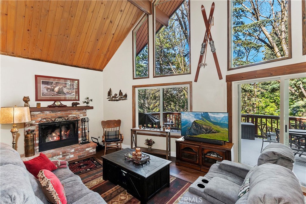 26726 Lake Forest Drive Property Photo