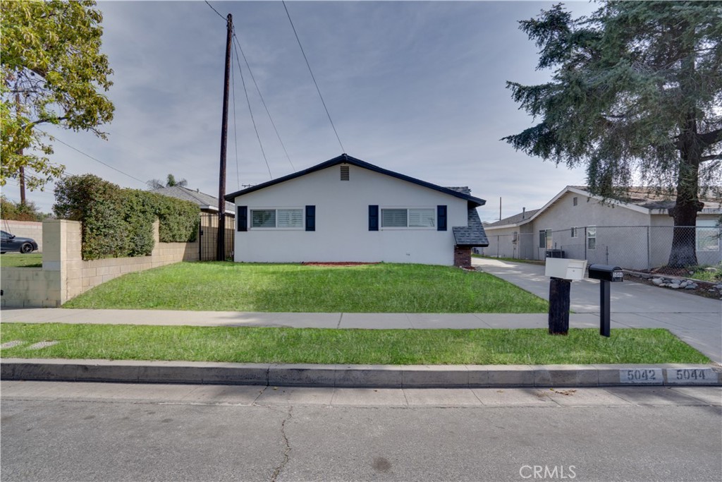 5044 Stewart Avenue Property Photo