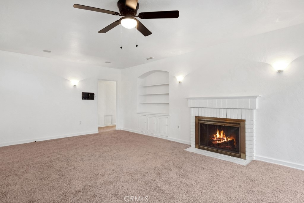331 W 25th Street Property Photo 7