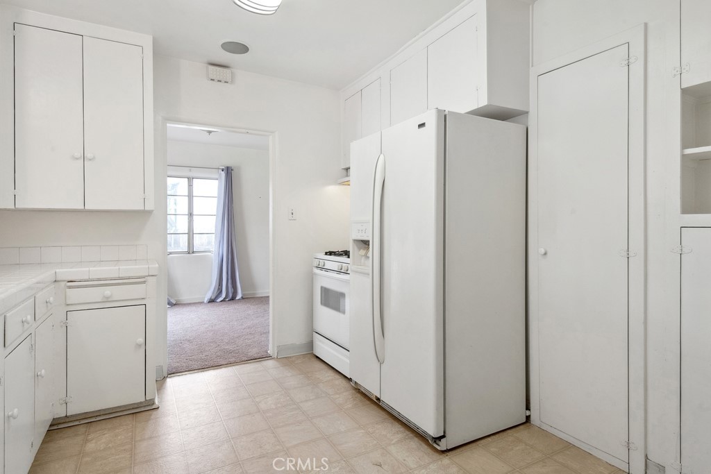 331 W 25th Street Property Photo 15