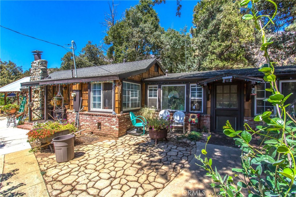 39065 Oak Glen Road Property Photo 4