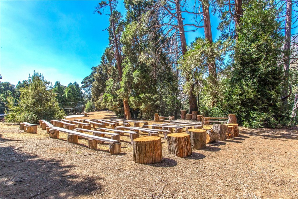 39065 Oak Glen Road Property Photo 6