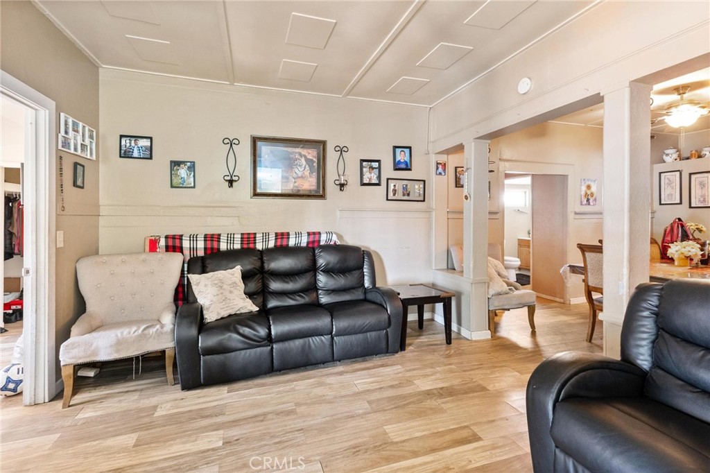 207 E 5th Street Property Photo 8