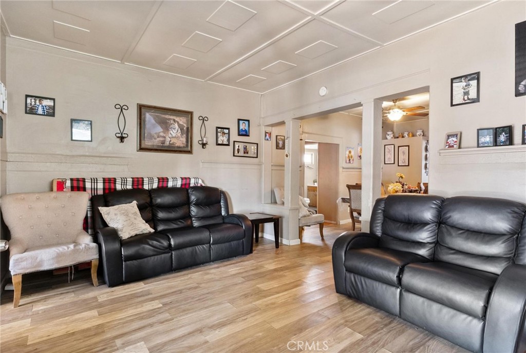 207 E 5th Street Property Photo 10