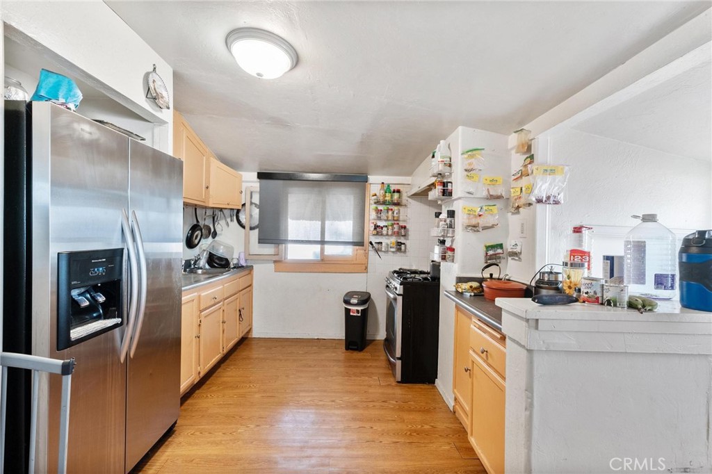 207 E 5th Street Property Photo 14