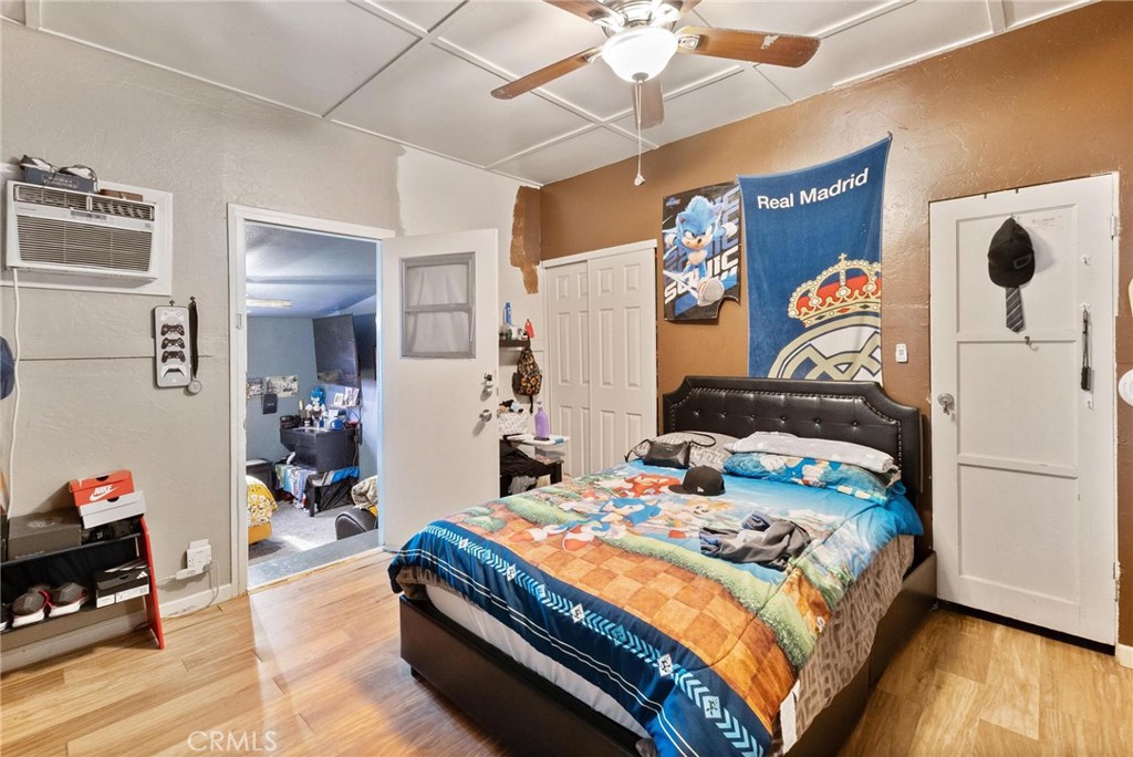 207 E 5th Street Property Photo 20