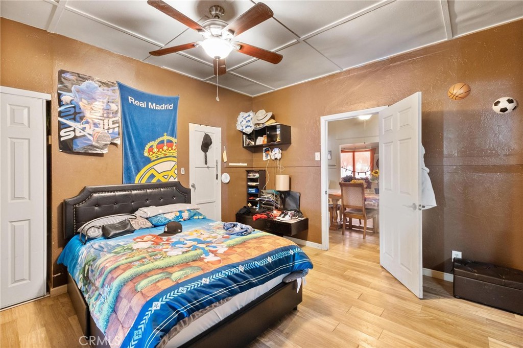 207 E 5th Street Property Photo 21