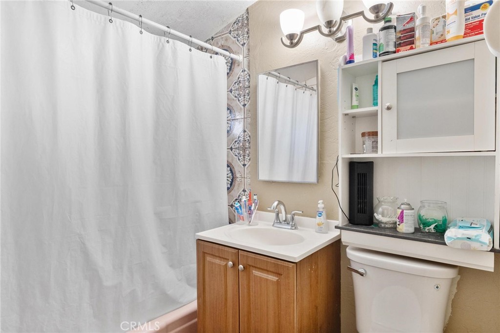 207 E 5th Street Property Photo 23