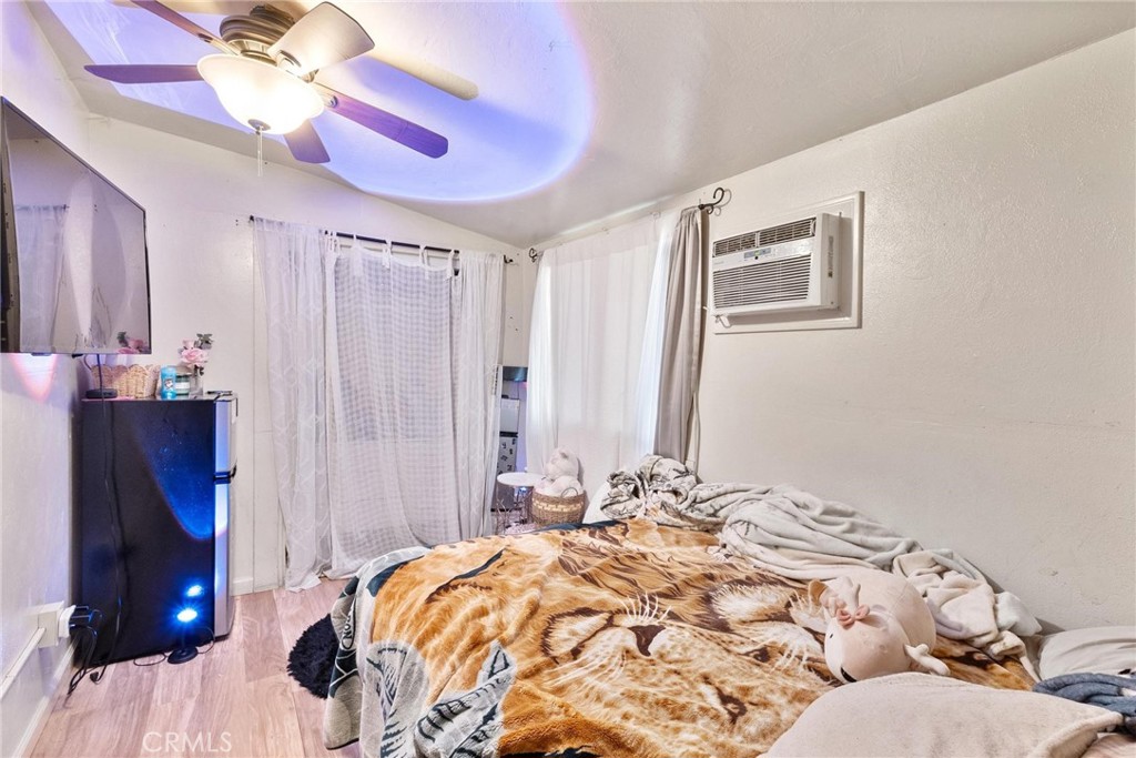 207 E 5th Street Property Photo 26