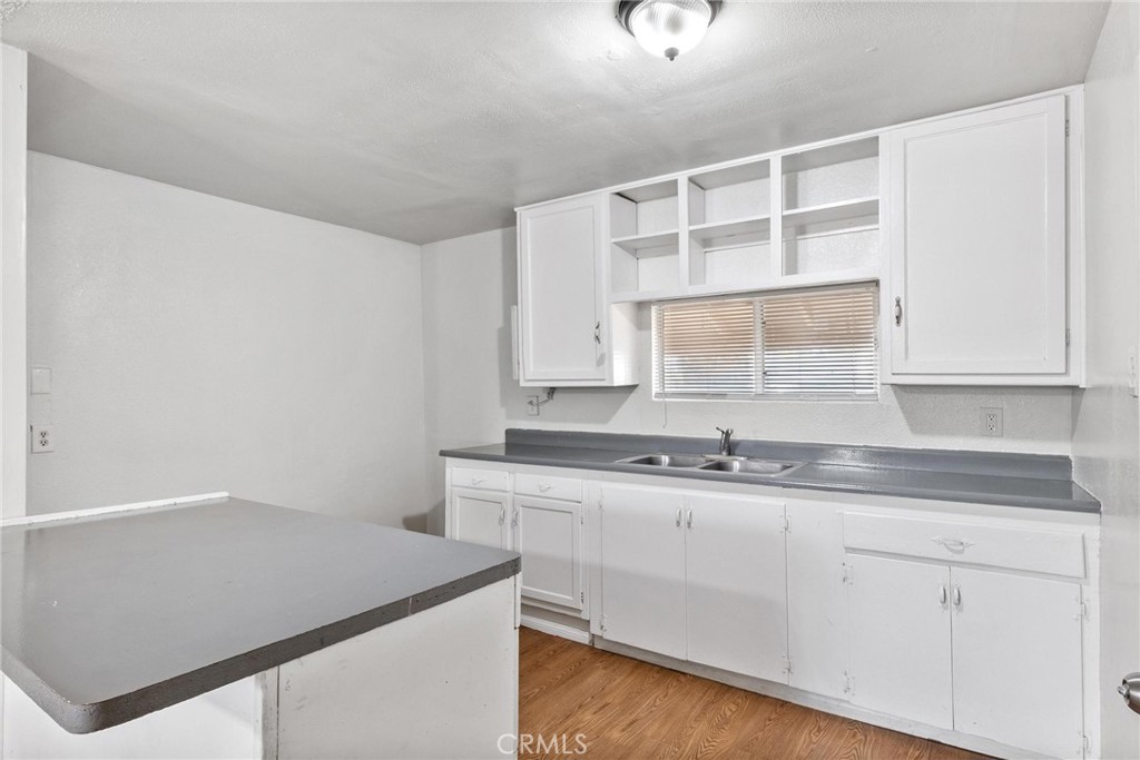 207 E 5th Street Property Photo 37