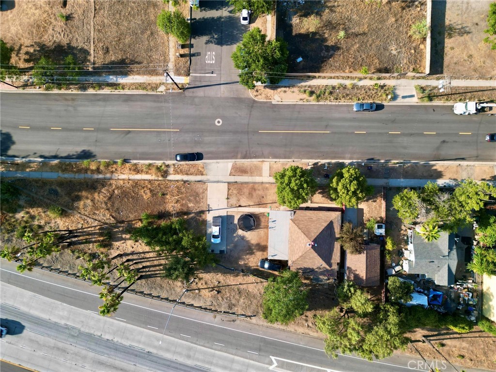 207 E 5th Street Property Photo 42