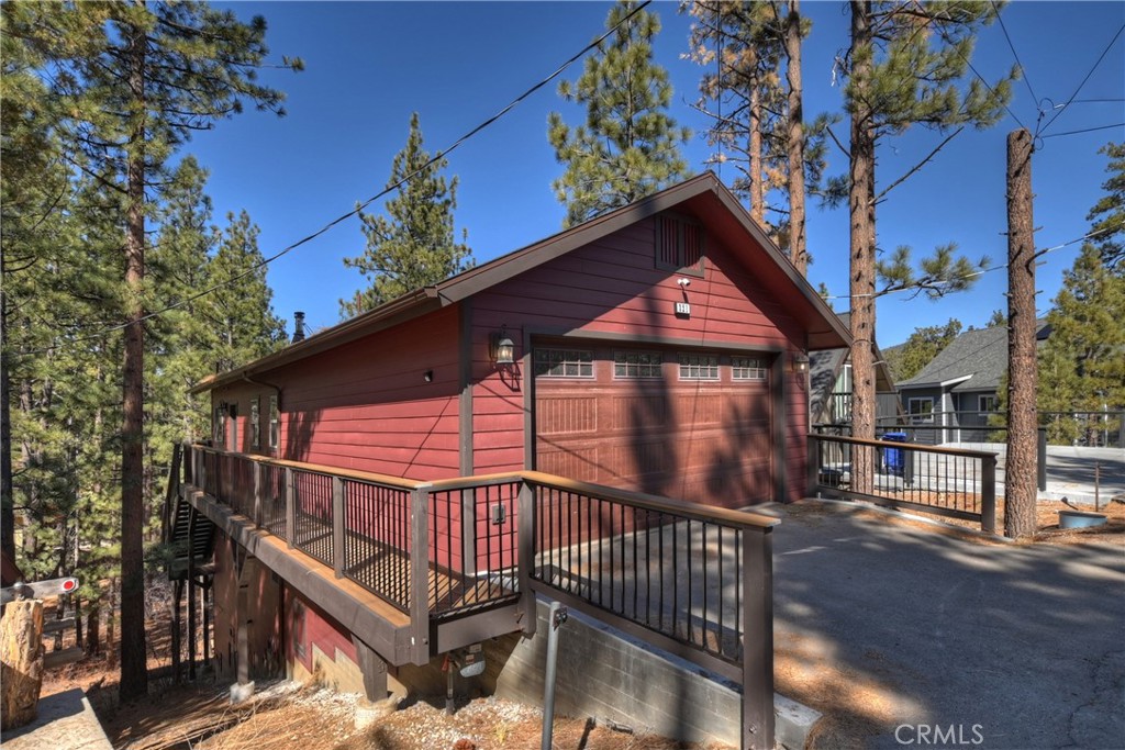 321 Hilltop Property Photo 4