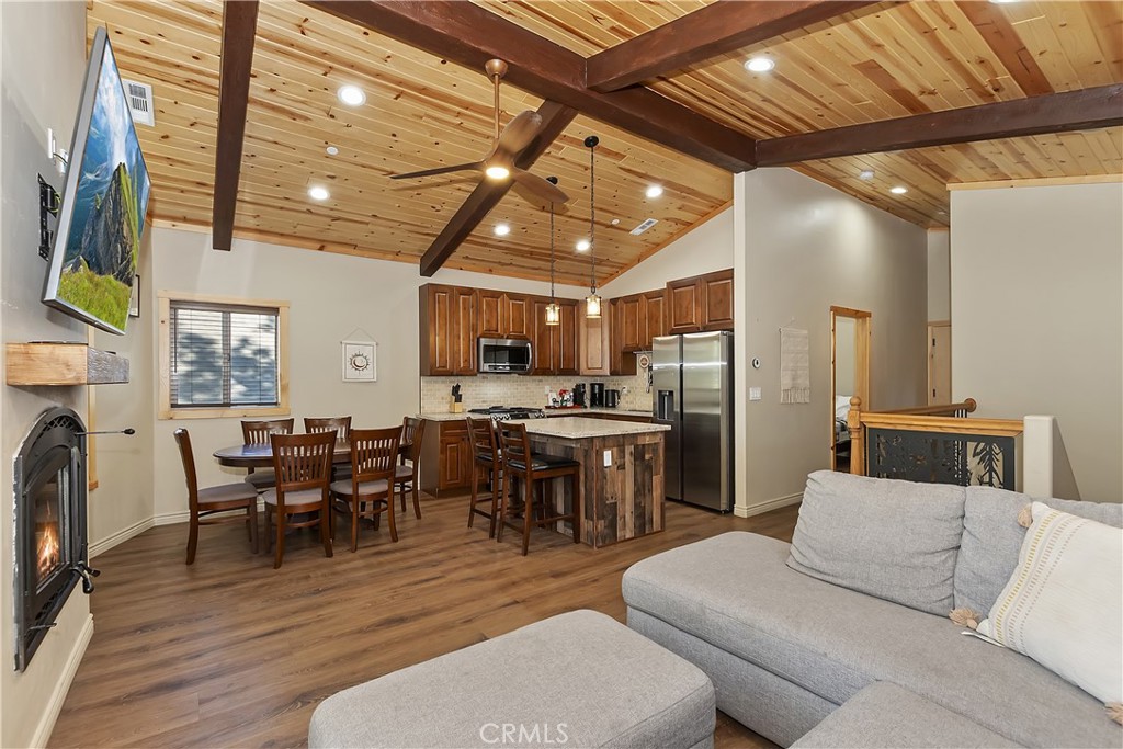 321 Hilltop Property Photo 8