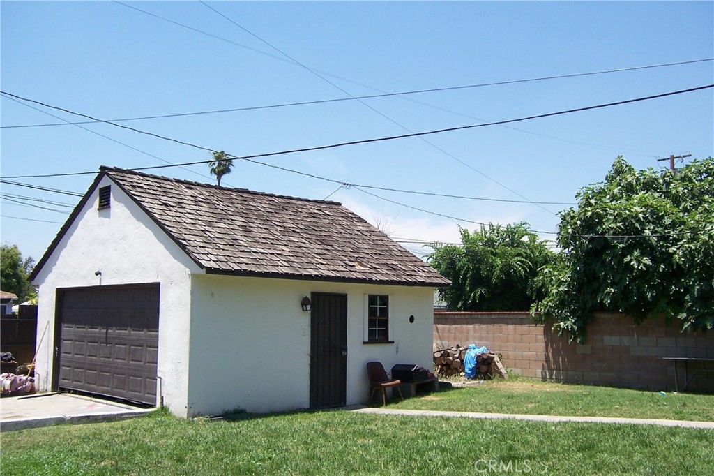 2808 N Arrowhead Avenue Property Photo 2