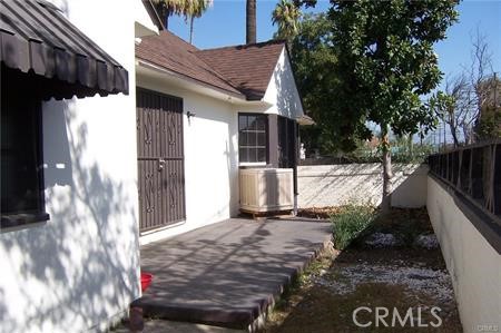 2808 N Arrowhead Avenue Property Photo 3
