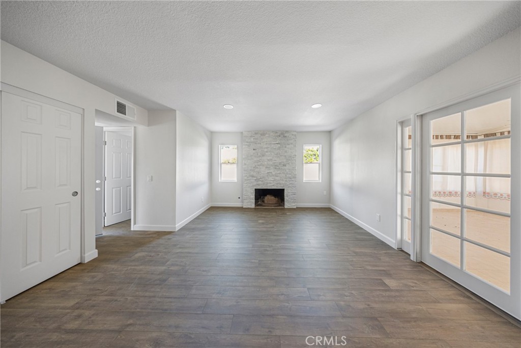 116 Cascade Court Property Photo 4