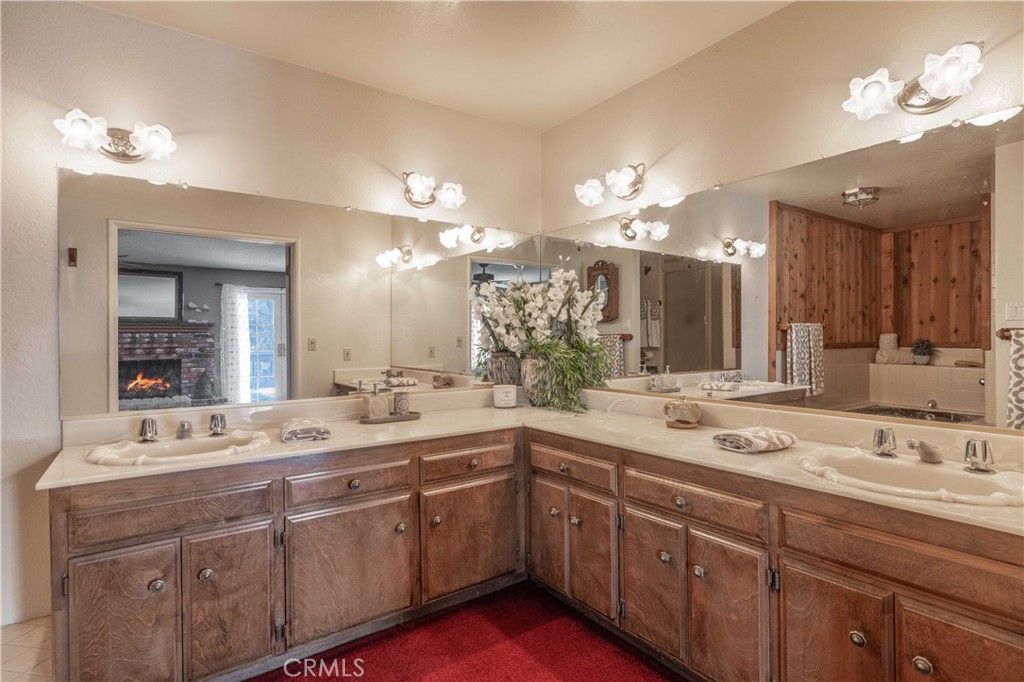 1006 White Mountain Drive Property Photo 14