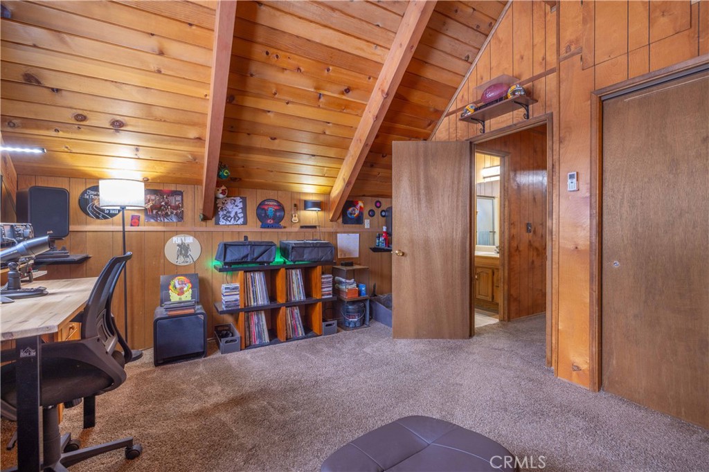 390 Imperial Avenue Property Photo 11
