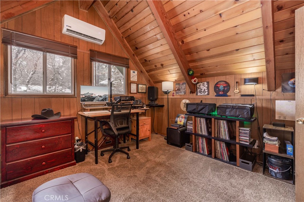390 Imperial Avenue Property Photo 12