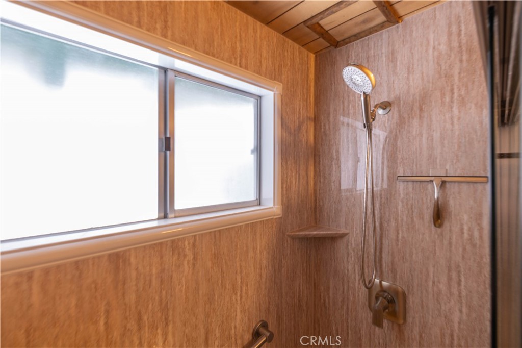 390 Imperial Avenue Property Photo 17