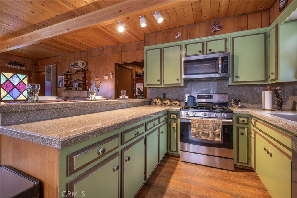 390 Imperial Avenue Property Photo 24