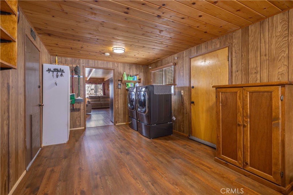 390 Imperial Avenue Property Photo 32