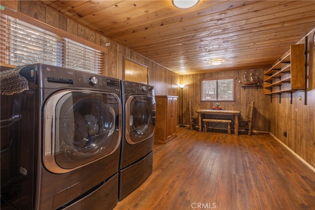 390 Imperial Avenue Property Photo 33