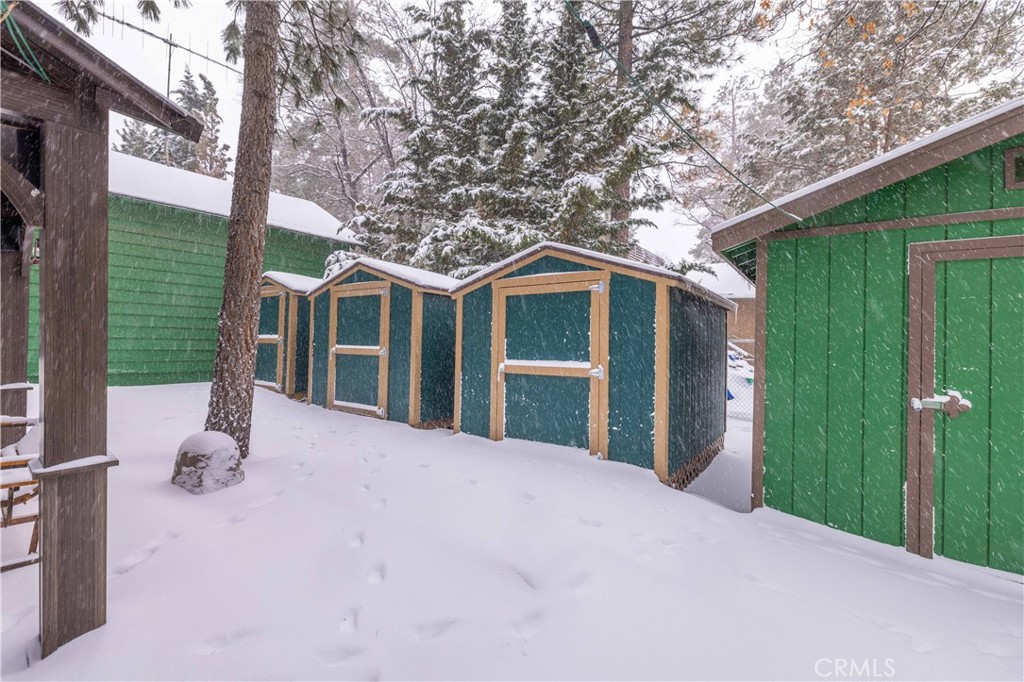 390 Imperial Avenue Property Photo 36