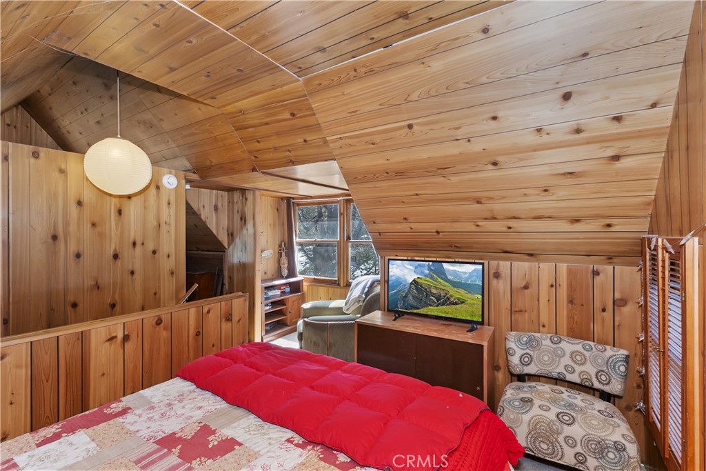982 Villa Grove Avenue Property Photo 12