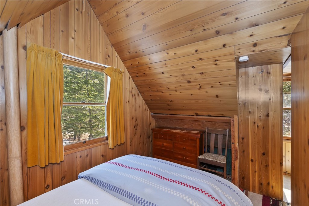 982 Villa Grove Avenue Property Photo 15