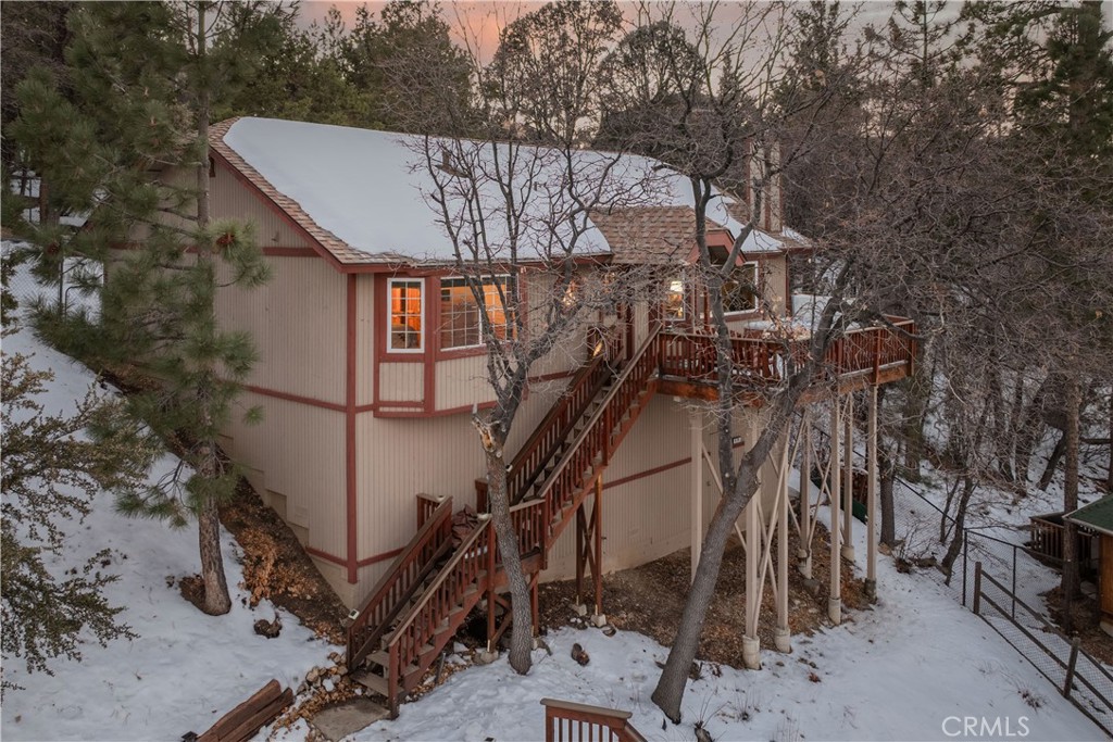 479 Villa Grove Avenue Property Photo 4