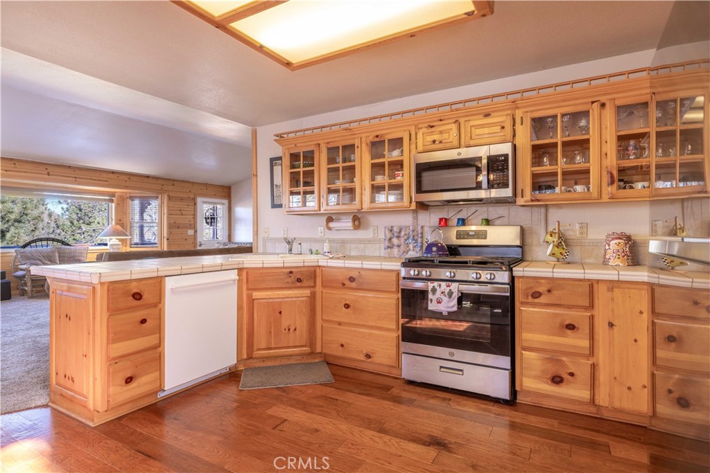 479 Villa Grove Avenue Property Photo 17