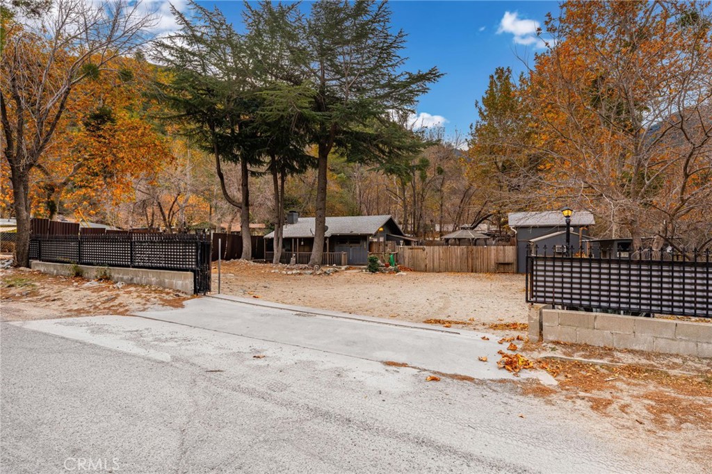 13993 Middle Fork Road Property Photo