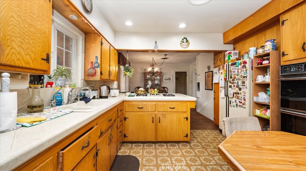 17043 Randall Avenue Property Photo 7