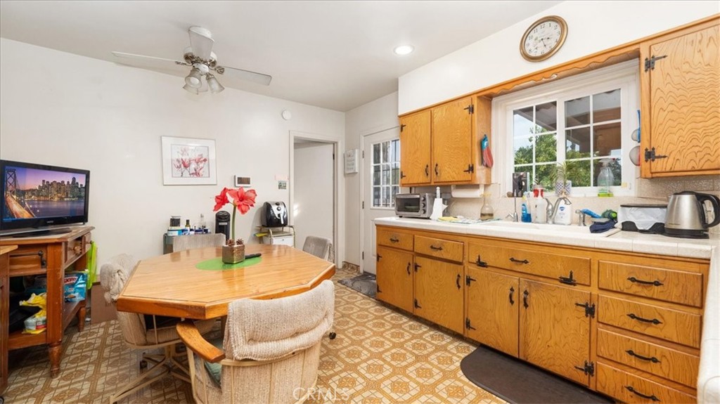 17043 Randall Avenue Property Photo 8
