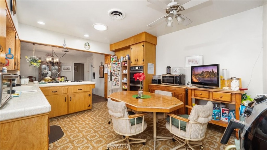 17043 Randall Avenue Property Photo 9