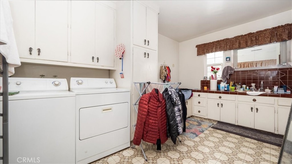 17043 Randall Avenue Property Photo 17