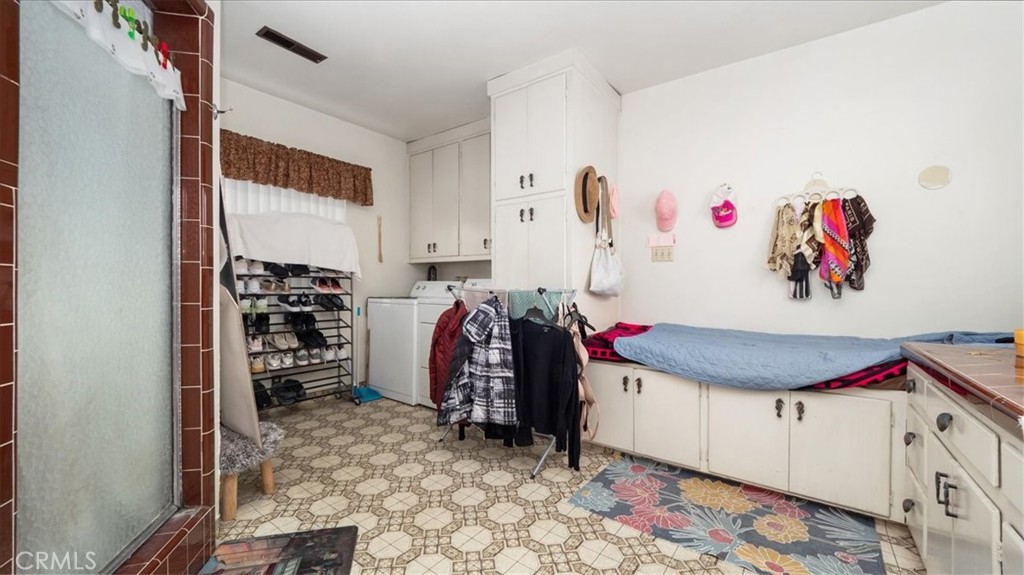 17043 Randall Avenue Property Photo 20