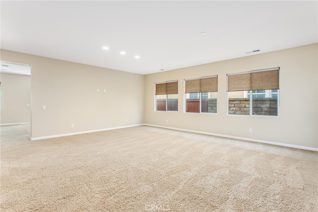 122 Temple Avenue Property Photo 7