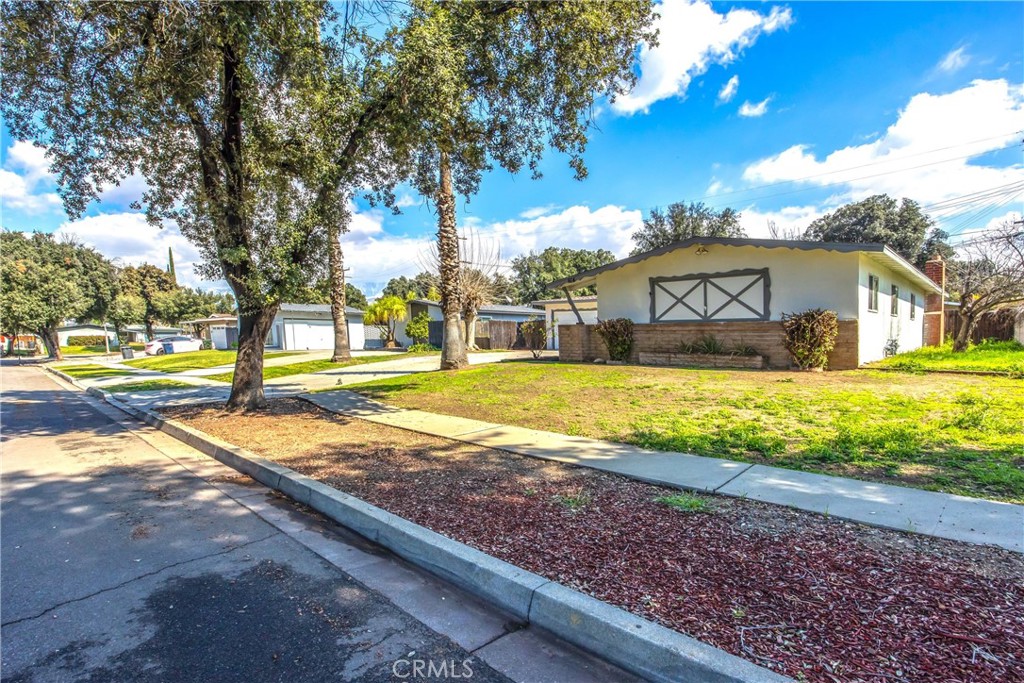 614 Lido Street Property Photo 4