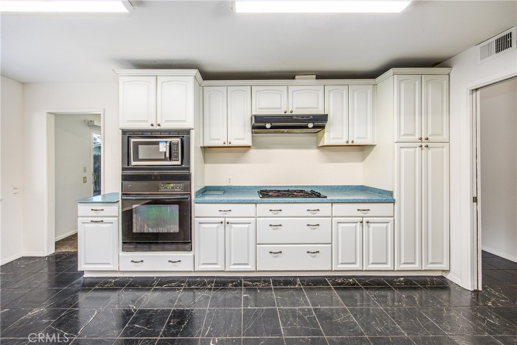 614 Lido Street Property Photo 10